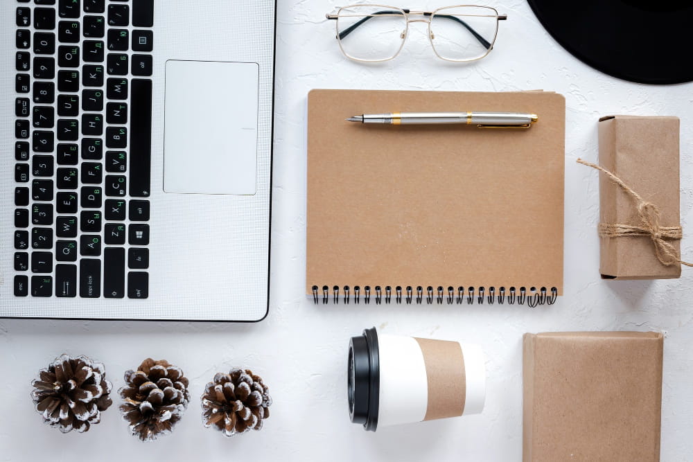 diferencias merch vs regalos corporativos personalizados